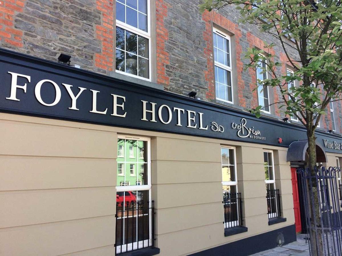 Foyle Hotel Моувил Екстериор снимка