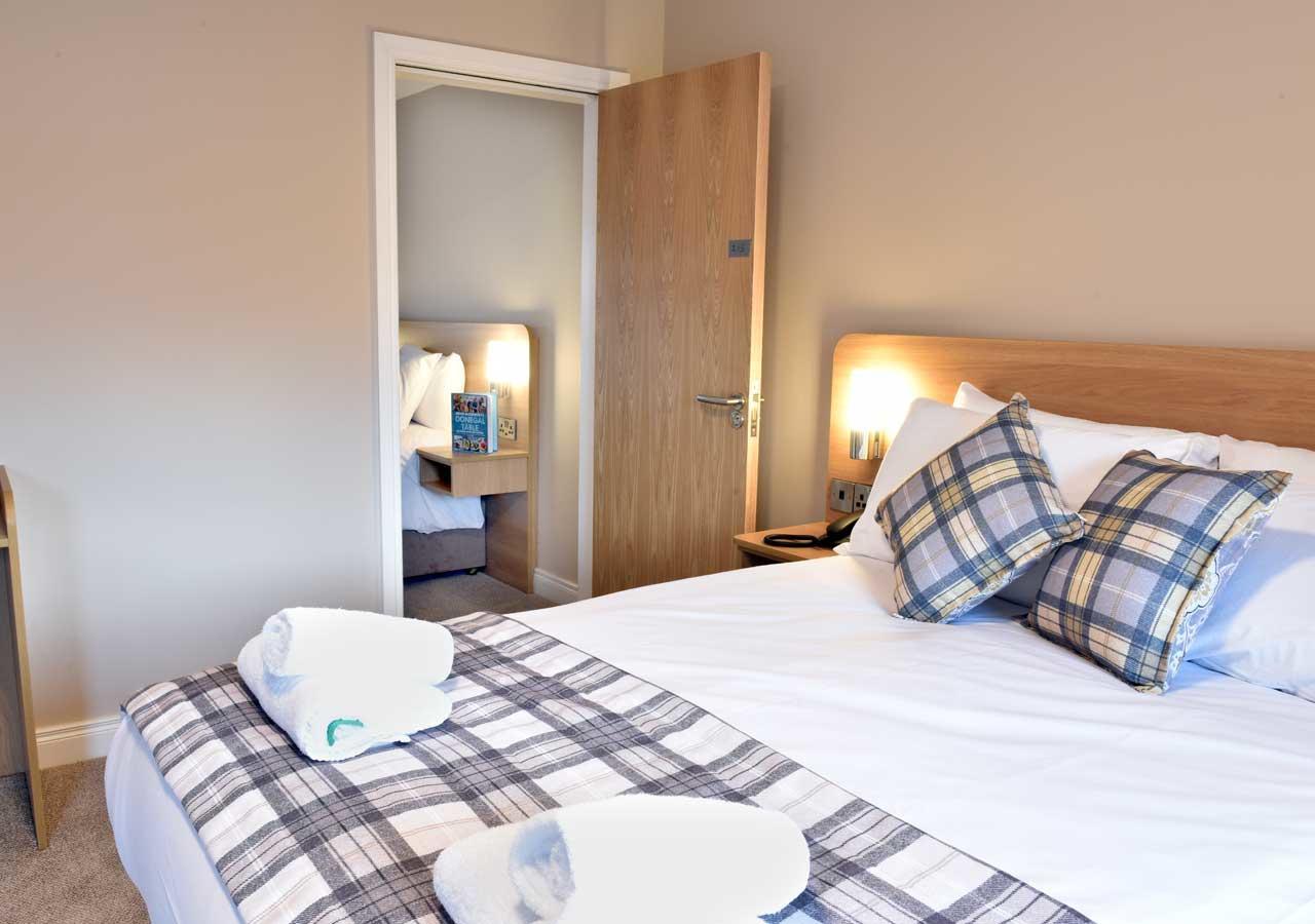 Foyle Hotel Моувил Екстериор снимка