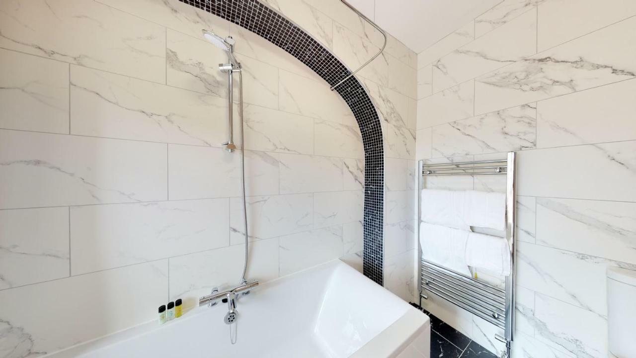 Foyle Hotel Моувил Екстериор снимка